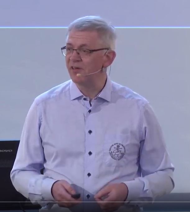 Rektor Brian Bech Nielsen fortalte om sine ideer med at dele ST i to på et ST-medarbejdermøde, der blev streamet til blandt andet Foulum og Flakkebjerg. .